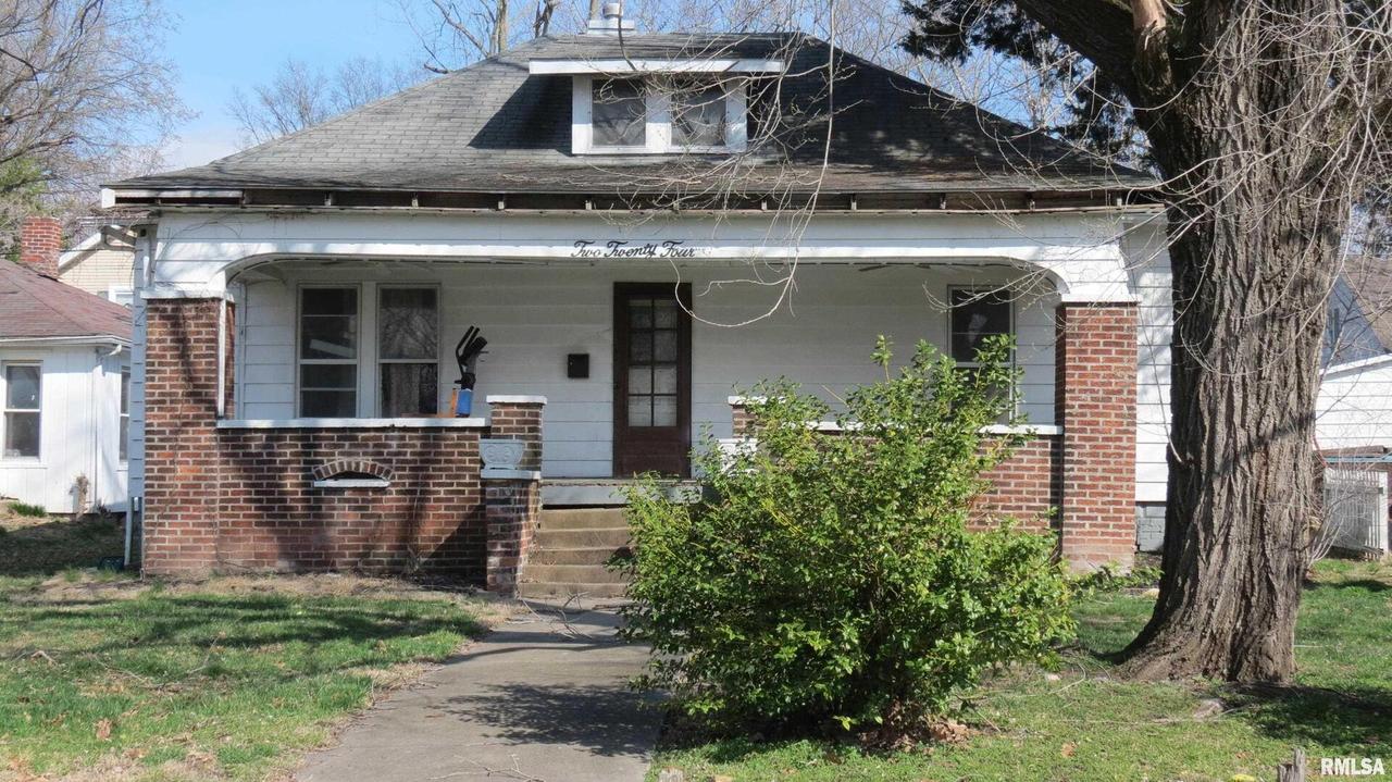 224 S Division St., Duquoin, IL 62832