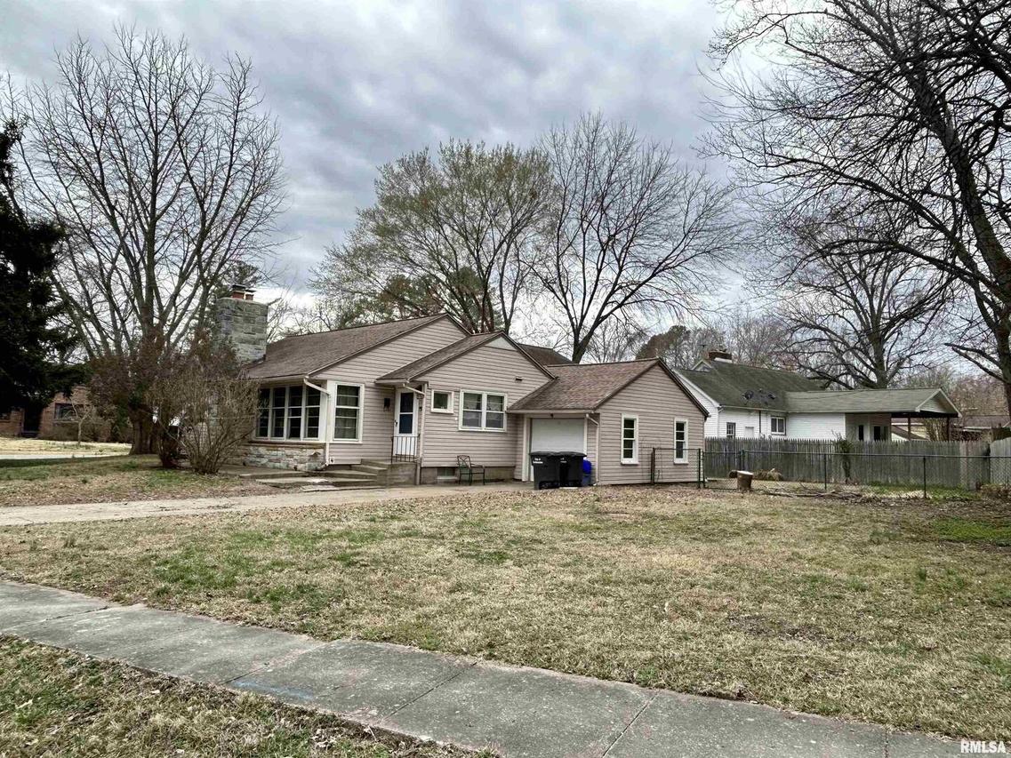 906 Carter St., Carbondale, IL 62901