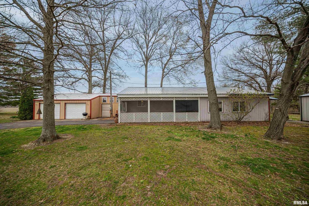 9499 County Road 400 E Rd., Mcleansboro, IL 62859