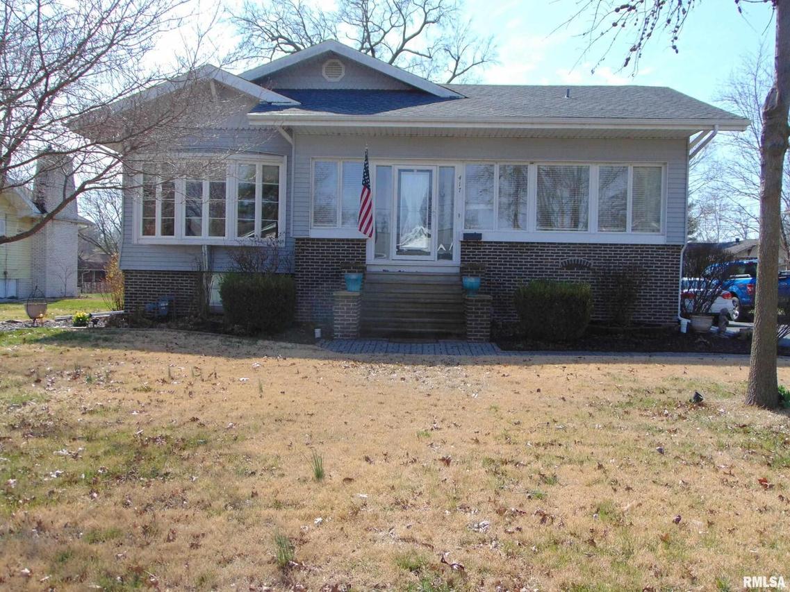 417 E North St., Duquoin, IL 62832