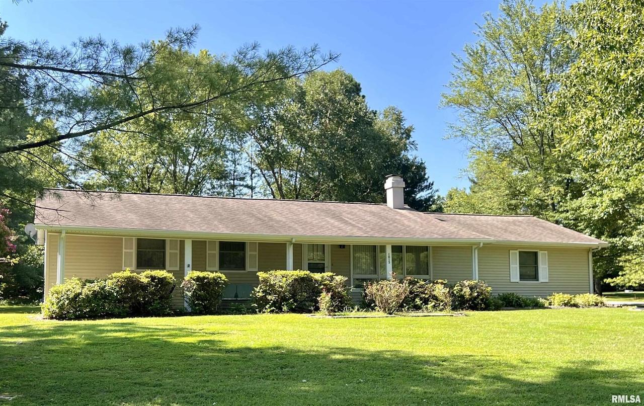 1015 Ivey Ln., Carterville, IL 62918