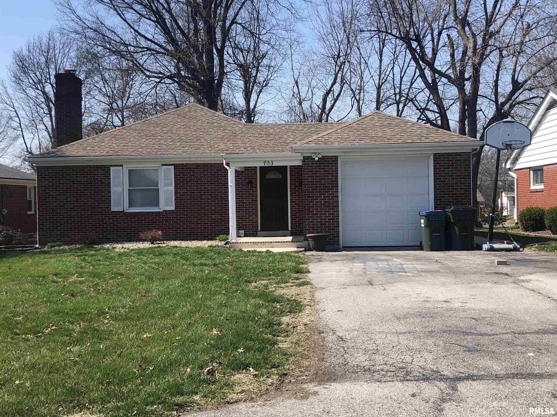 703 Waterloo Dr., Waterloo, IL 62298