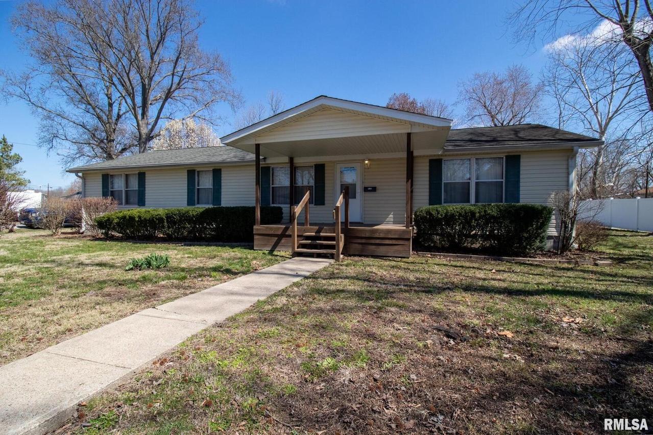 410 N Bryan St., West Frankfort, IL 62896
