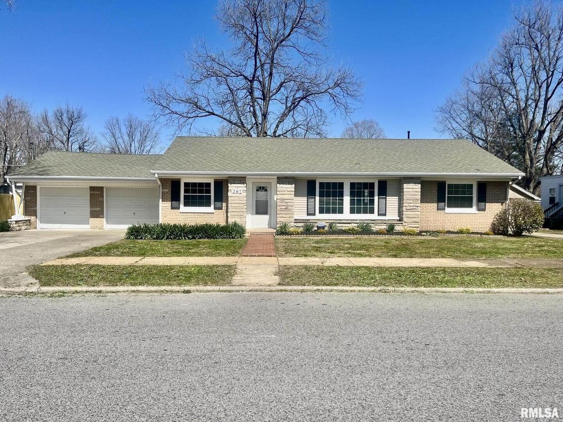 207 W 12th St., Metropolis, IL 62960