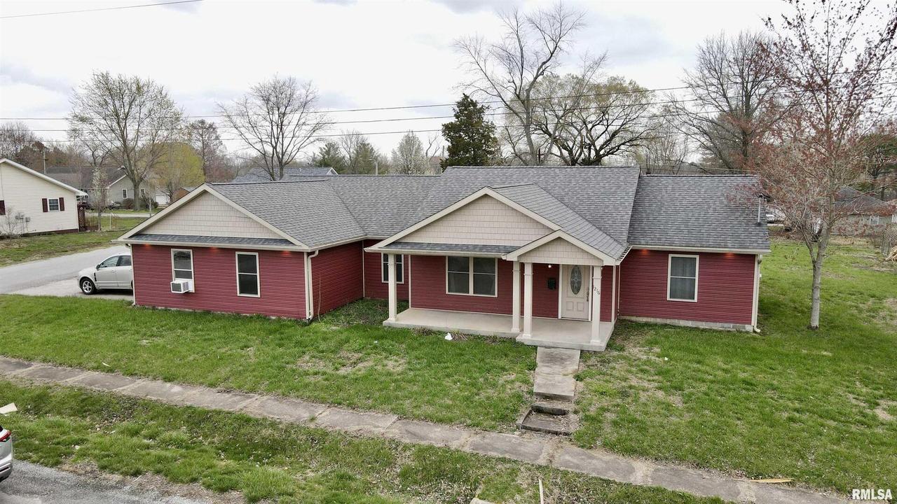 1216 E Elm St., West Frankfort, IL 62896