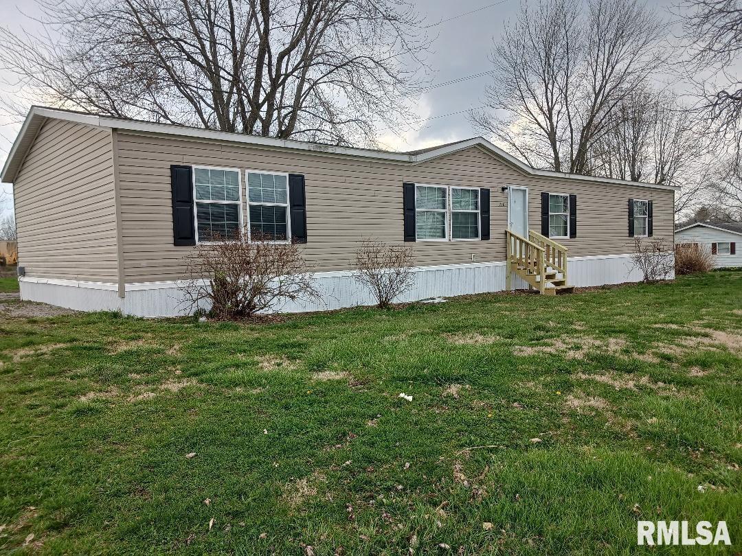 270 W Main St., Ashley, IL 62808