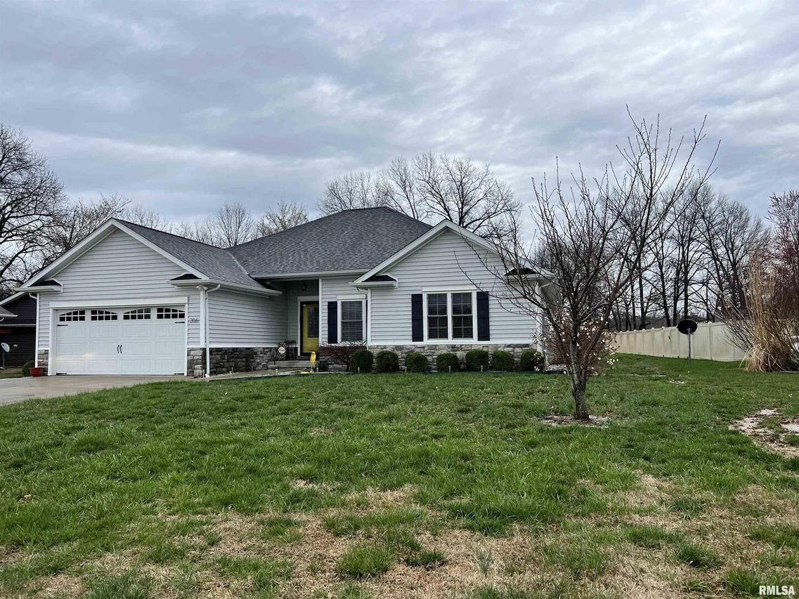 206 Excalibur Dr., Carterville, IL 62918