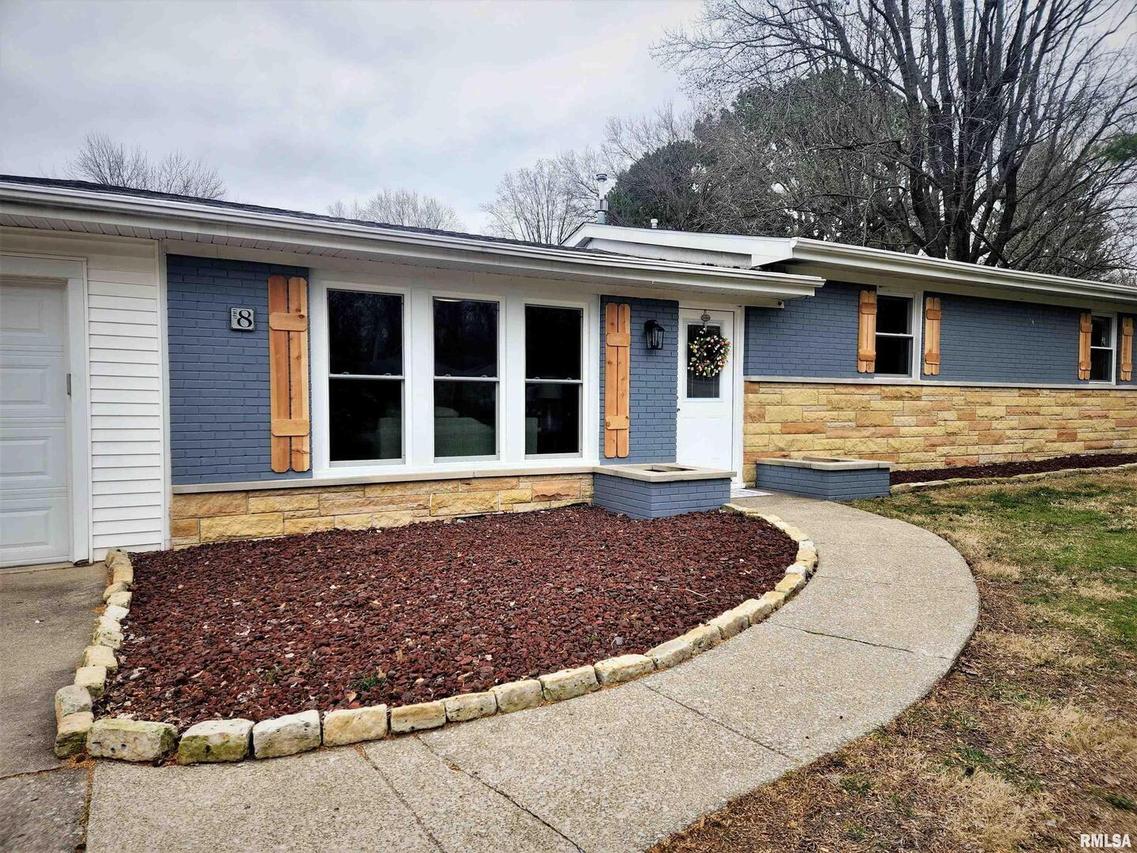 8 Edgewood Rd., Mt Vernon, IL 62864