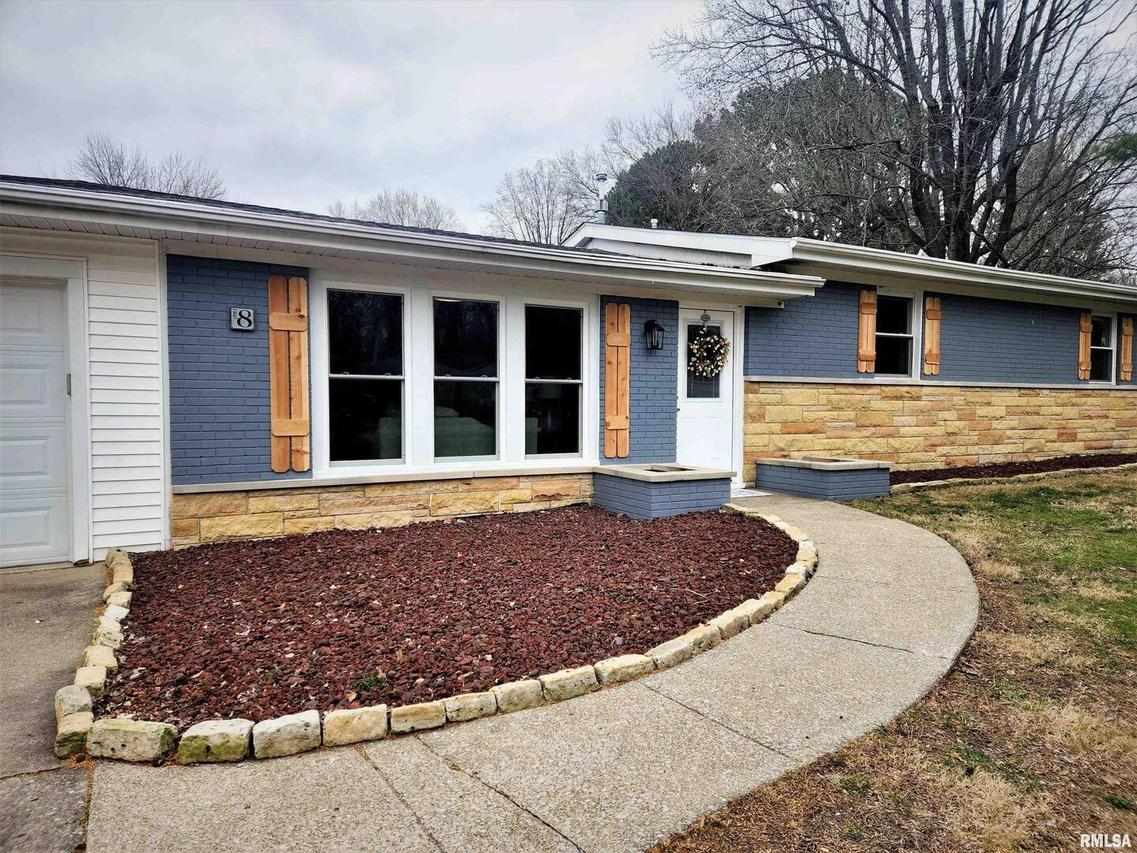 8 Edgewood Rd., Mt Vernon, IL 62864