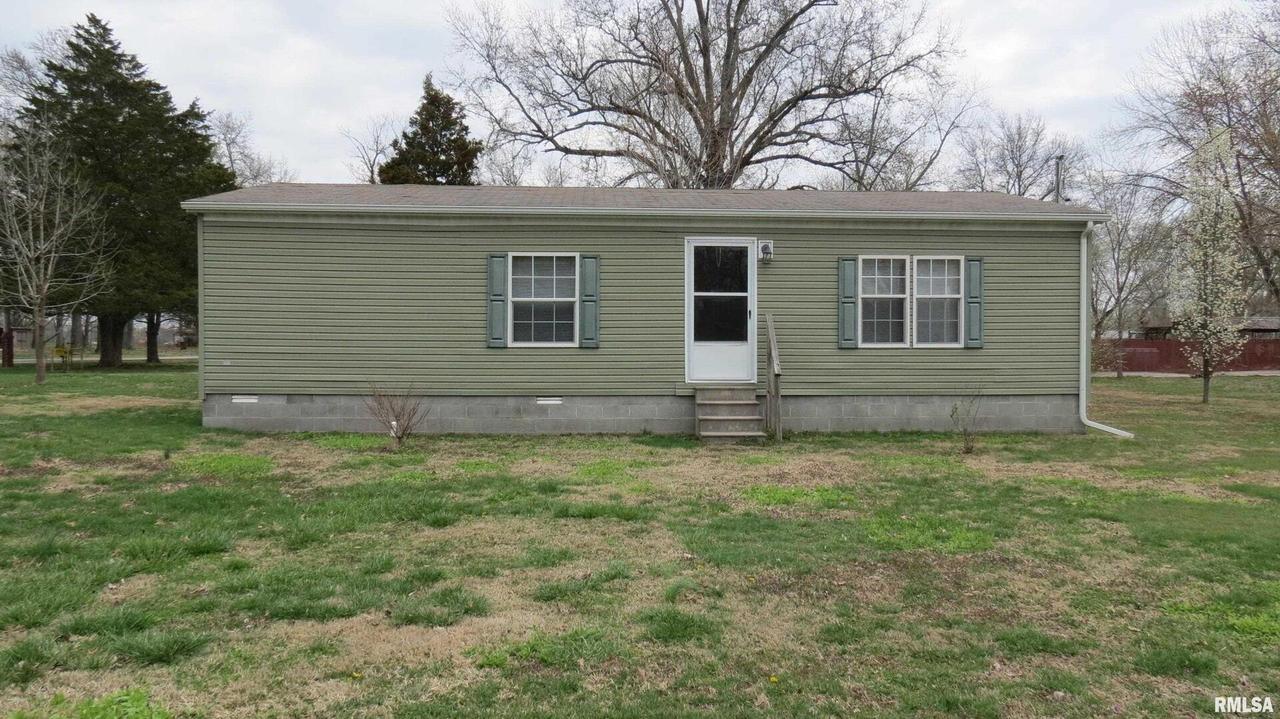 3210 Sunfield Rd., Duquoin, IL 62832