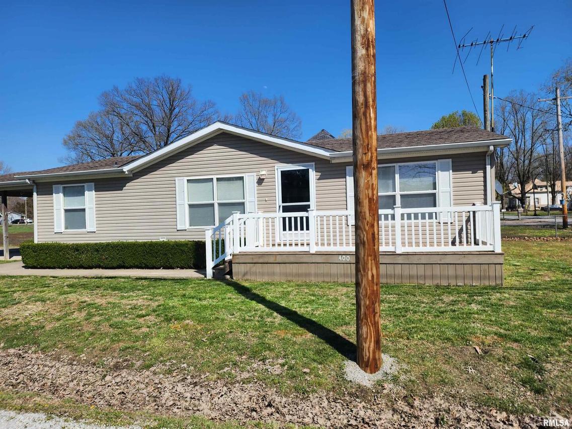 400 N Friend St., Carrier Mills, IL 62917