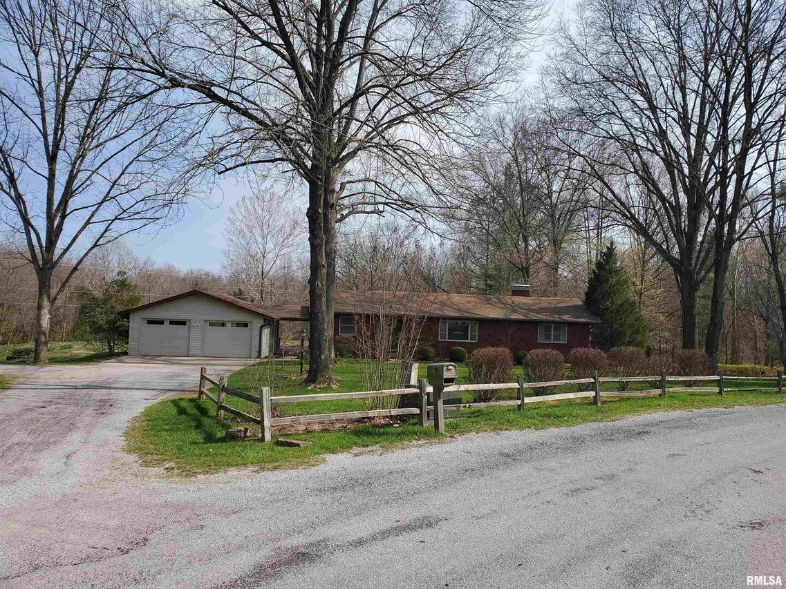 260 Meadowood Ln., Carbondale, IL 62901