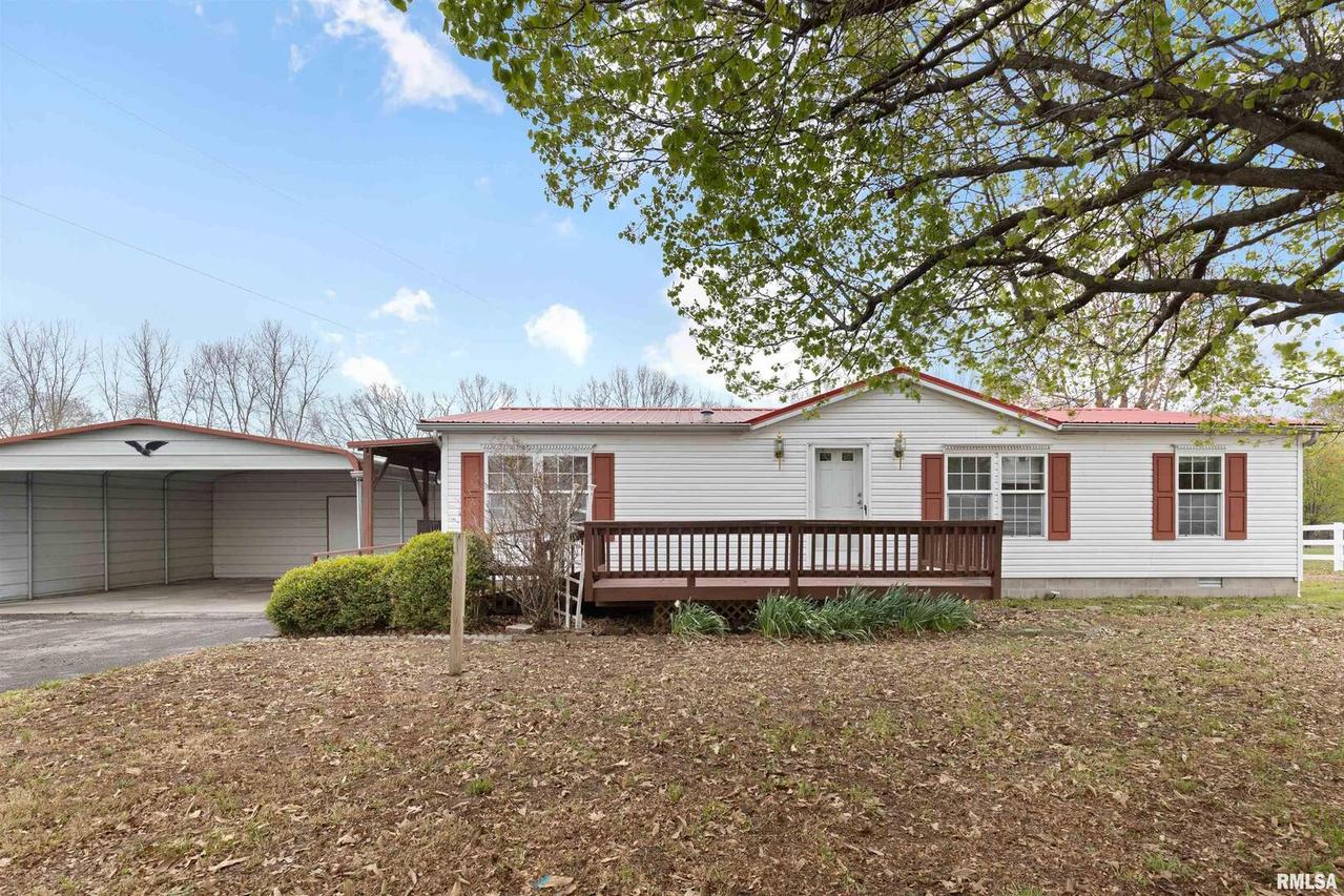 5732 Stotlar Rd., Carterville, IL 62918