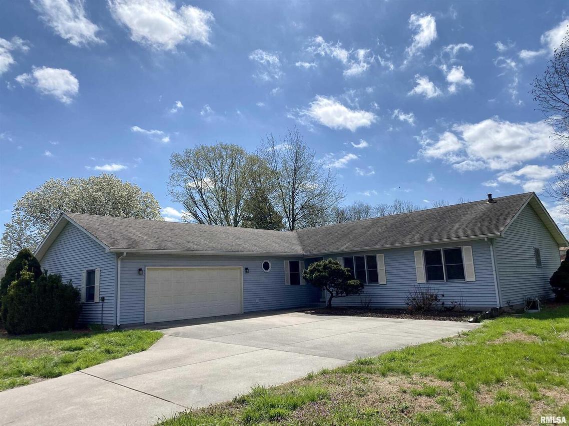 1419 E Dogwood Rd., Carbondale, IL 62901