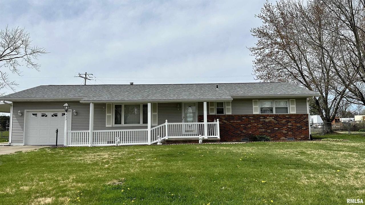 333 Woodland Dr., Salem, IL 62881