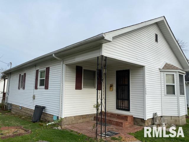 1409 N Burgess Ave., Johnston City, IL 62951