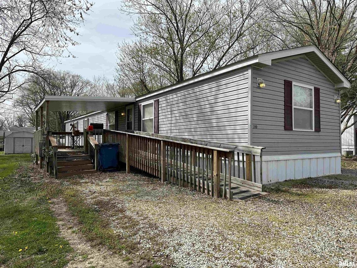 310 Breese St., Centralia, IL 62801