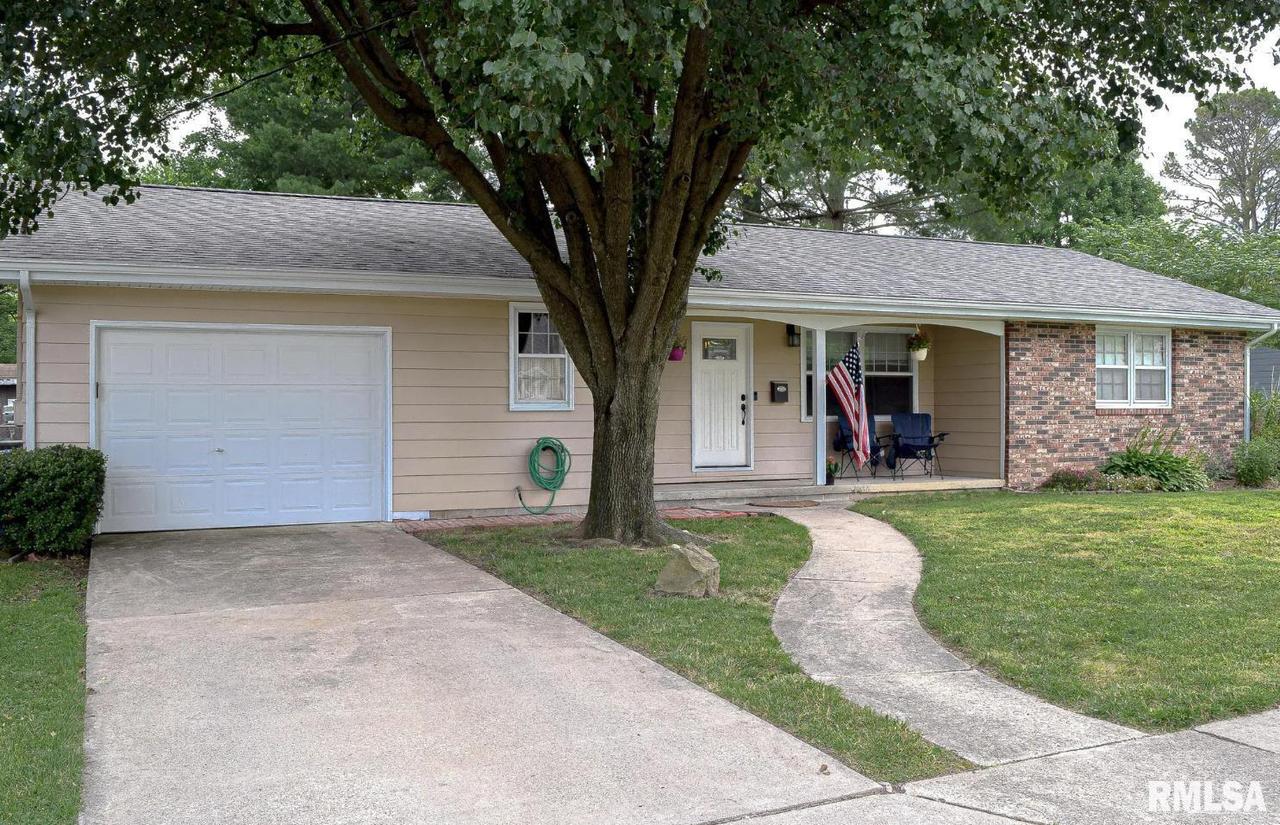 506 N Maple St., Benton, IL 62812