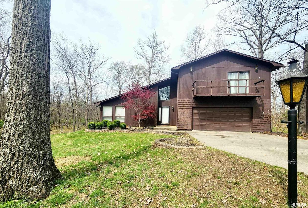 4226 Fox Creek Rd., Mt Vernon, IL 62864