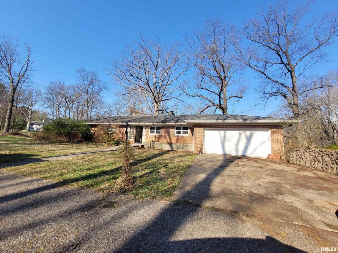 12524 E Lakewood Dr., Mt Vernon, IL 62864