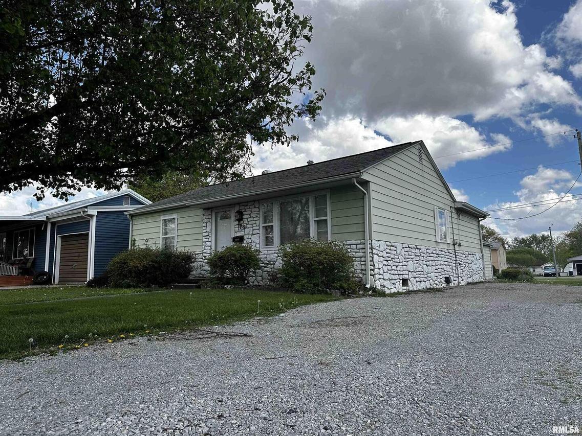 512 Hillsdale Dr., Carmi, IL 62821