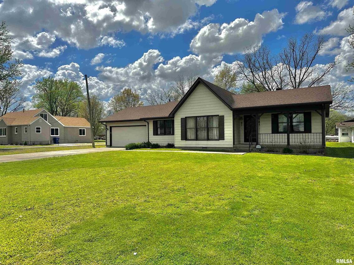 628 S Church St., Carmi, IL 62821