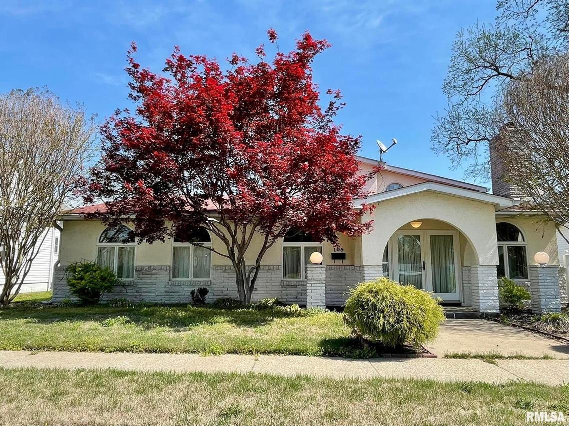 105 E 10th St., Metropolis, IL 62960