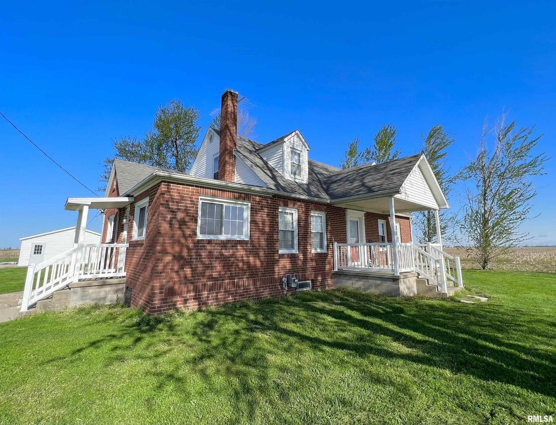 839 IL 185 S Highway Hwy., Farina, IL 62838