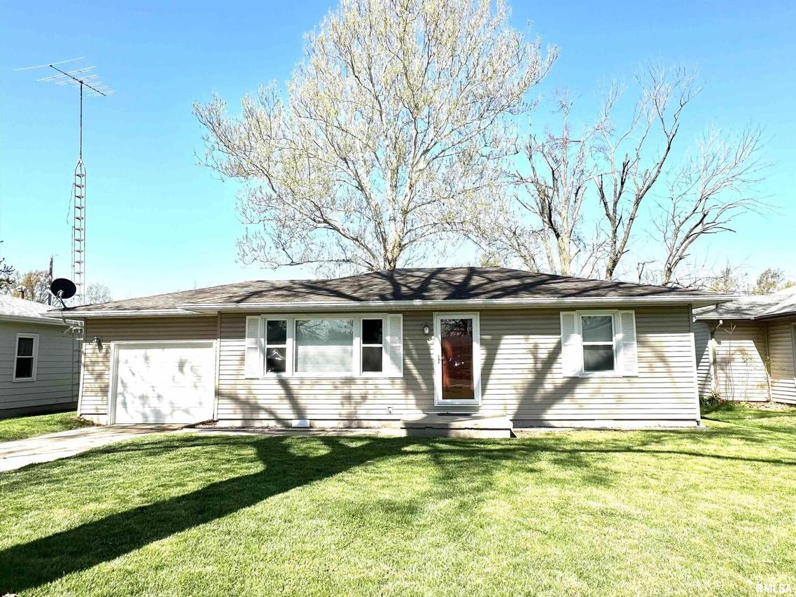 106 Randolph Dr., Centralia, IL 62801