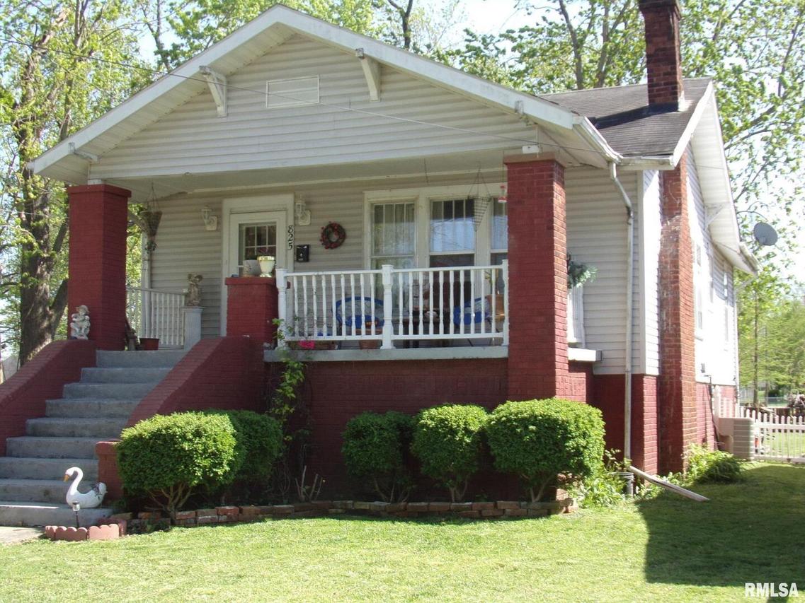 825 W Sloan St., Harrisburg, IL 62946