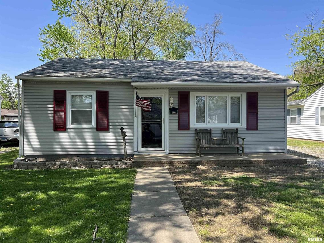 1304 Dean St., Centralia, IL 62801