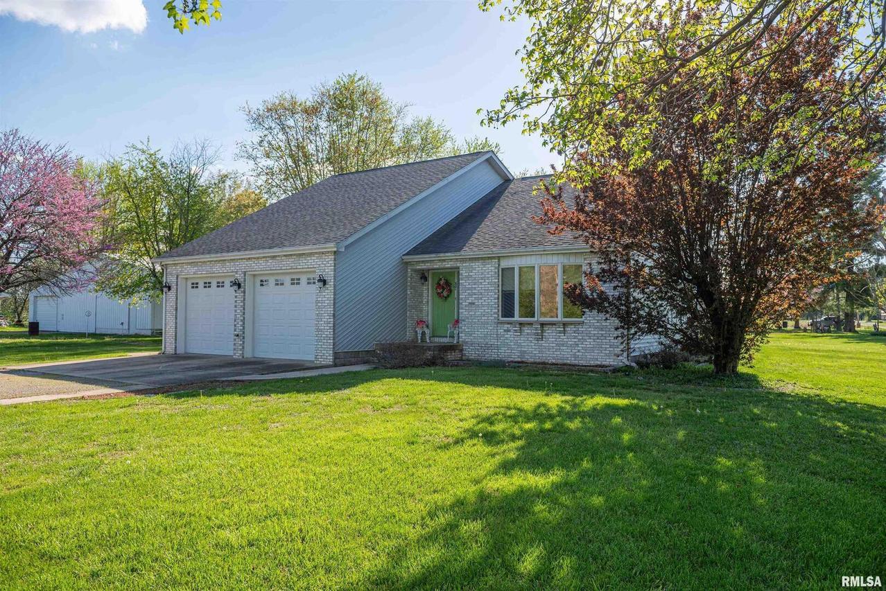 601 S Main St., Belle Rive, IL 62810