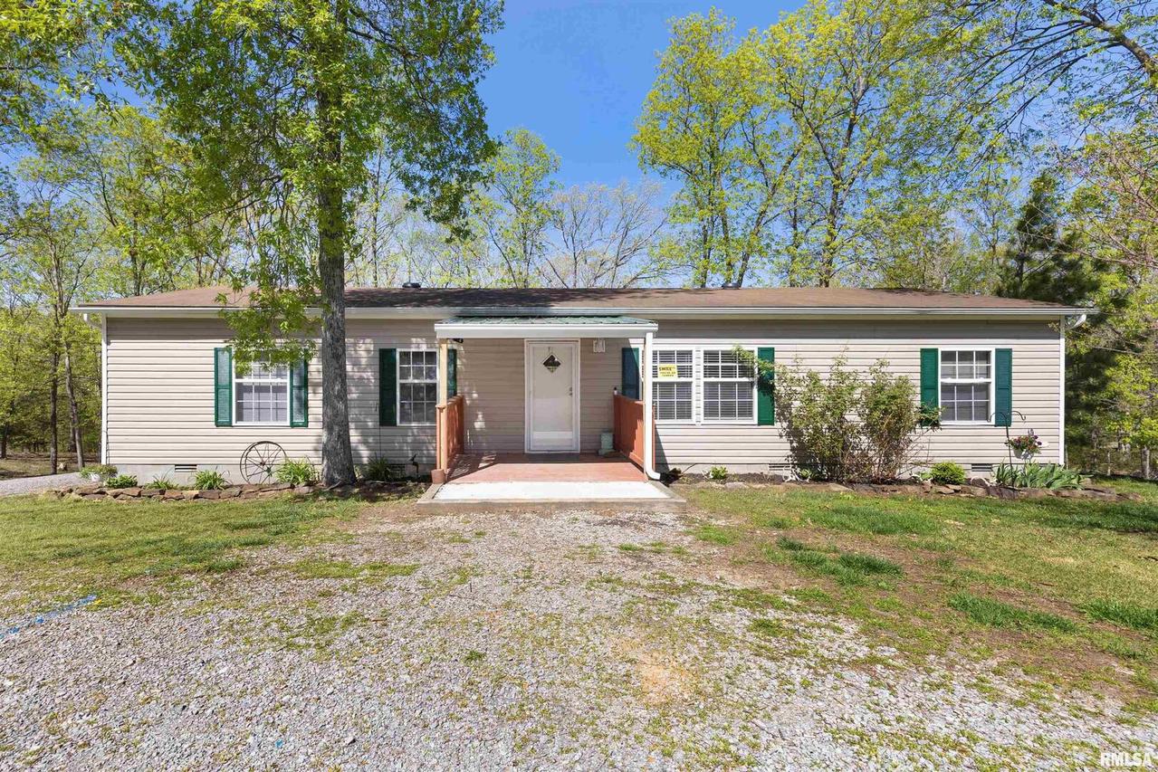 20 Birch Tree Dr., Goreville, IL 62939