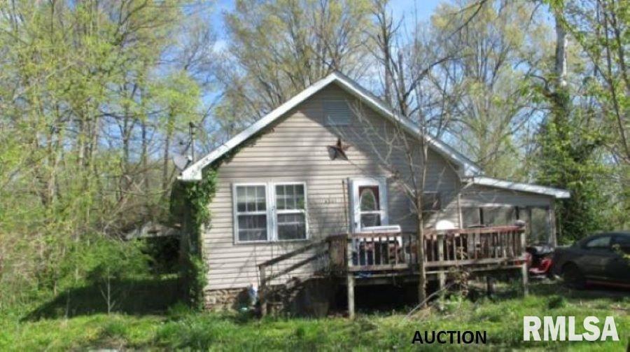 6261 2nd St., Benton, IL 62812