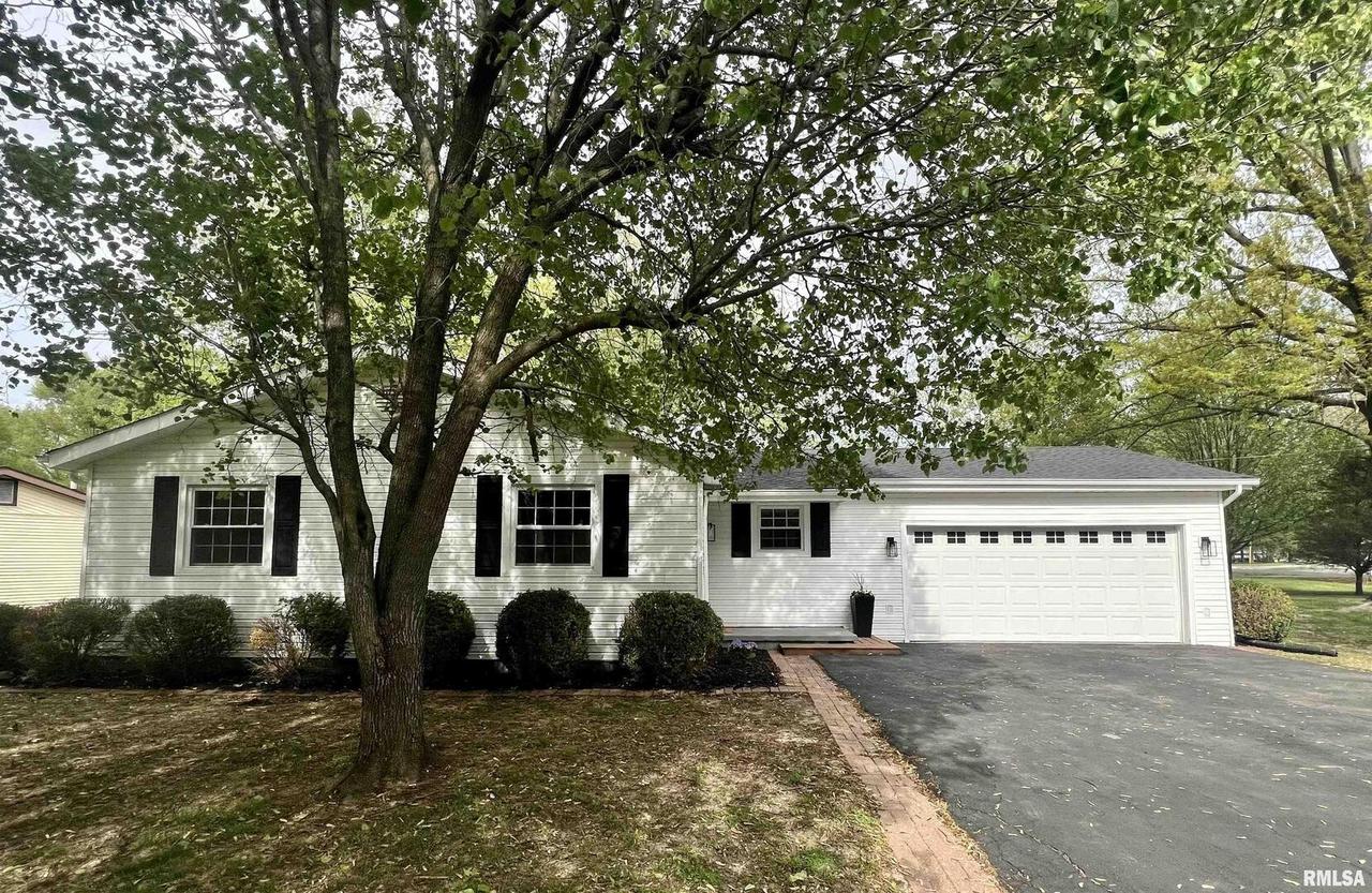 3000 N Weaver Rd., Herrin, IL 62948