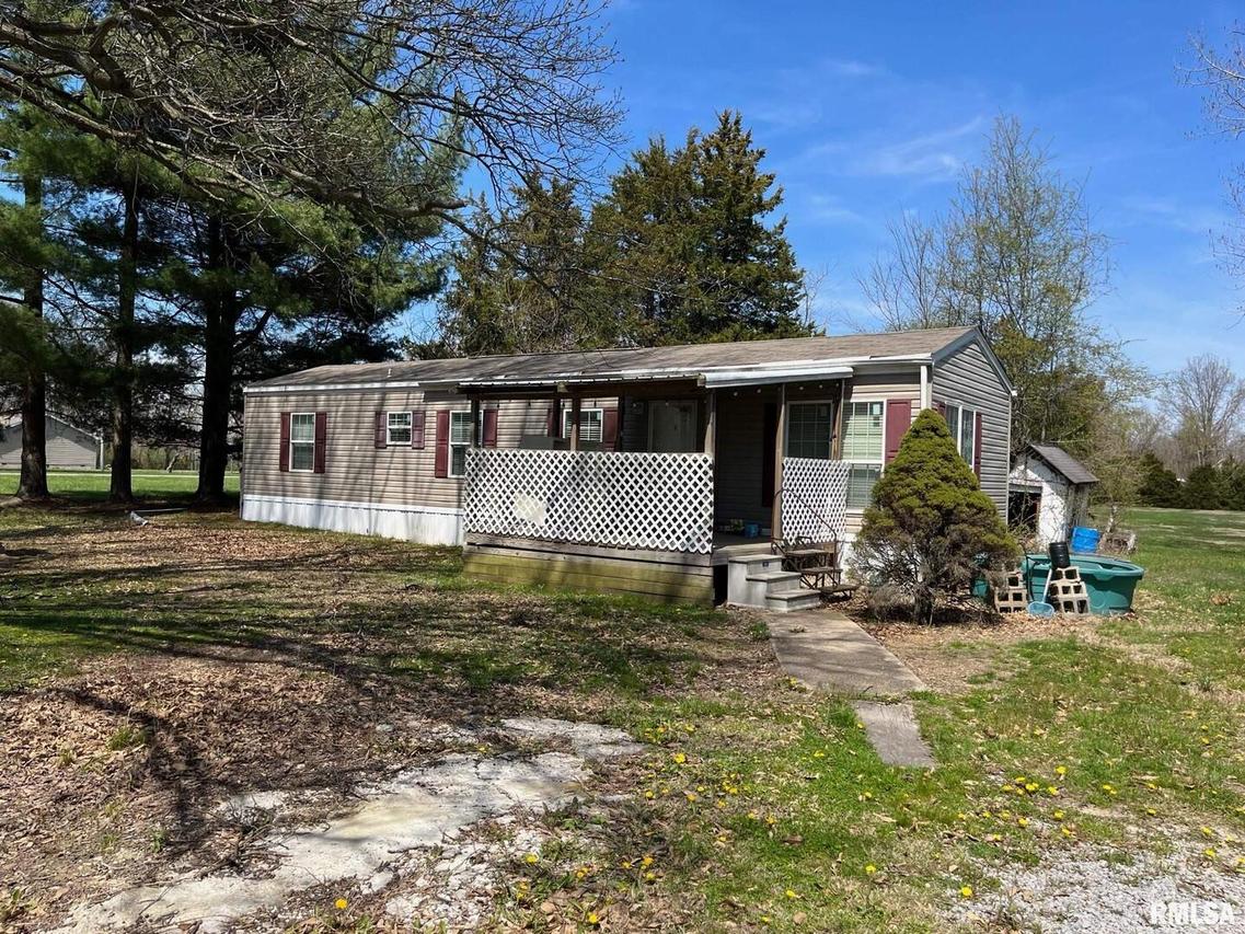 3443 Lazy Acre Rd., Salem, IL 62881