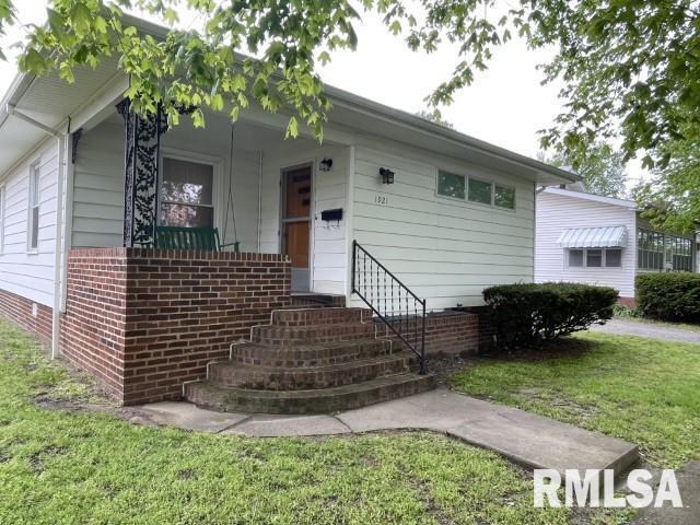 1921 Logan St., Murphysboro, IL 62966