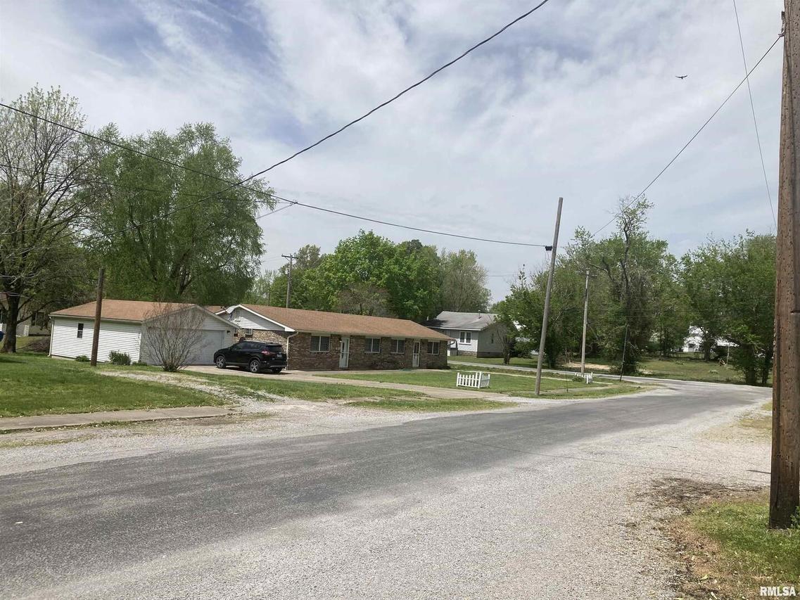 401 Willow St., Carterville, IL 62918