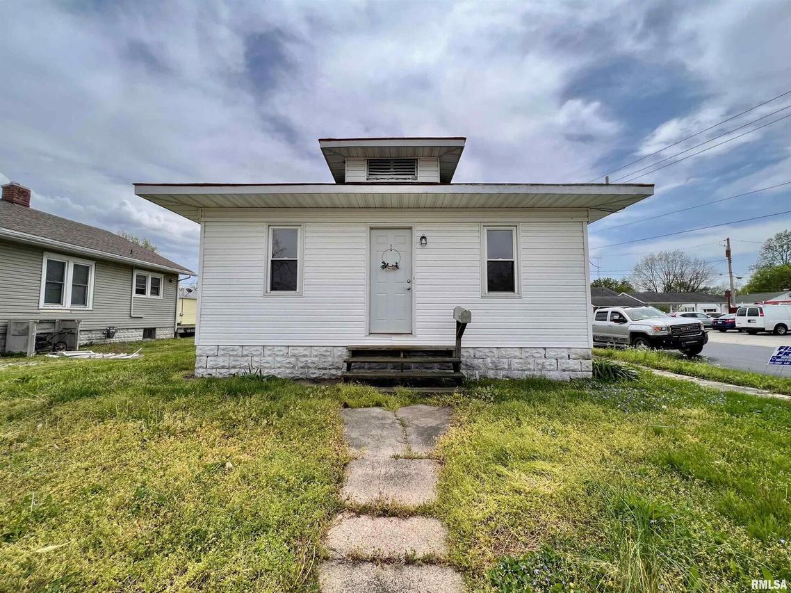 1933 Gartside St., Murphysboro, IL 62966