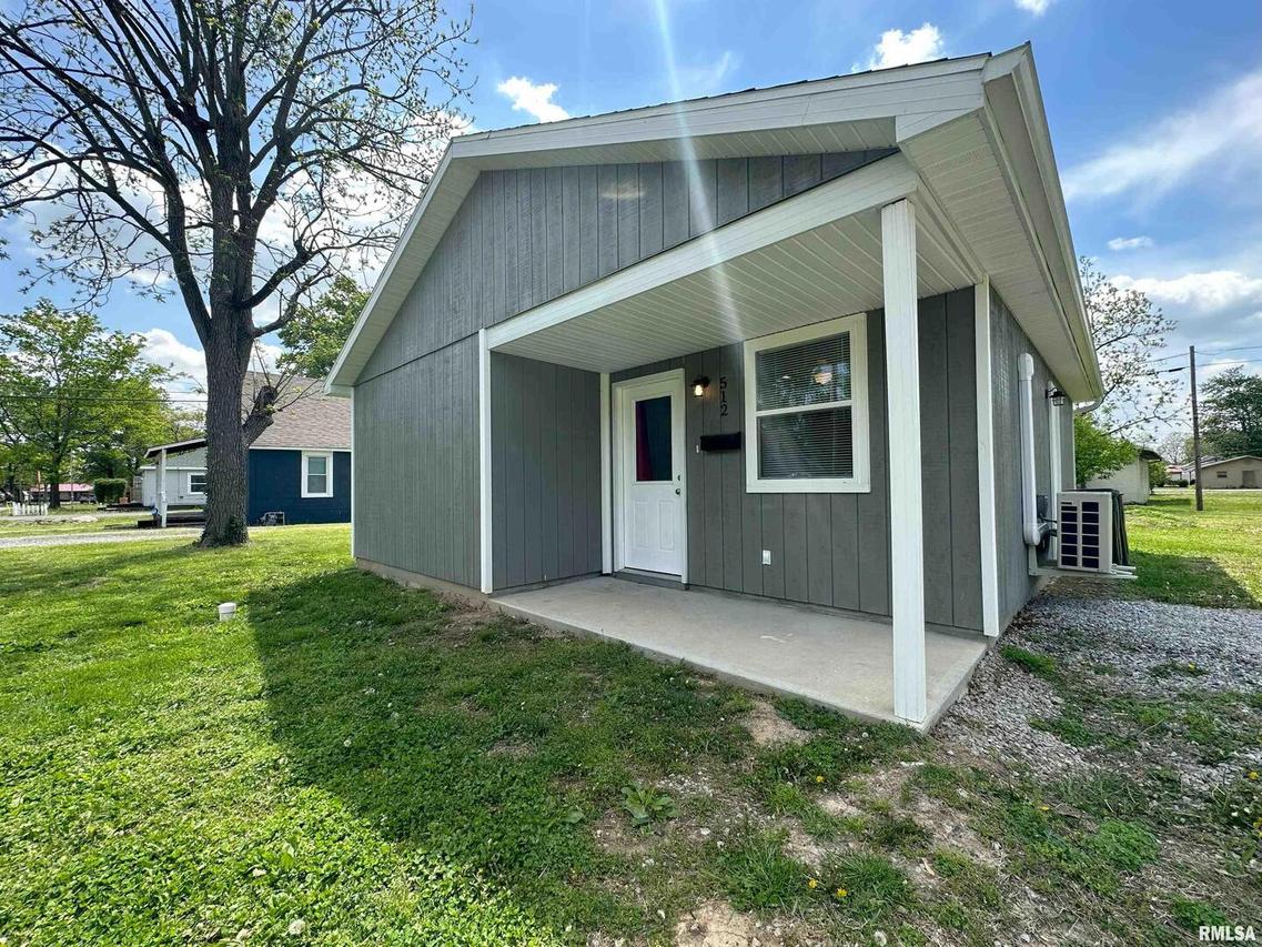 512 S Mulberry St., West Frankfort, IL 62896