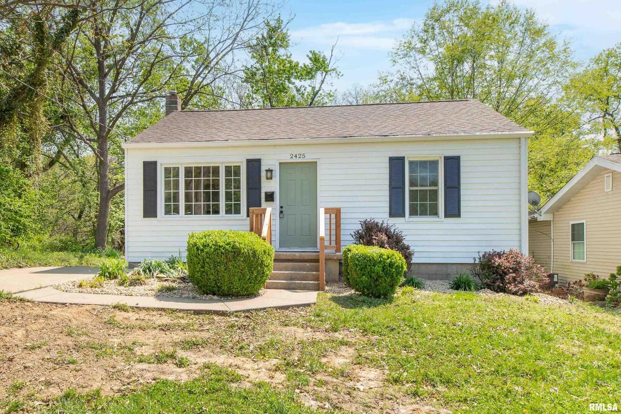 2425 Gillis St., Alton, IL 62002