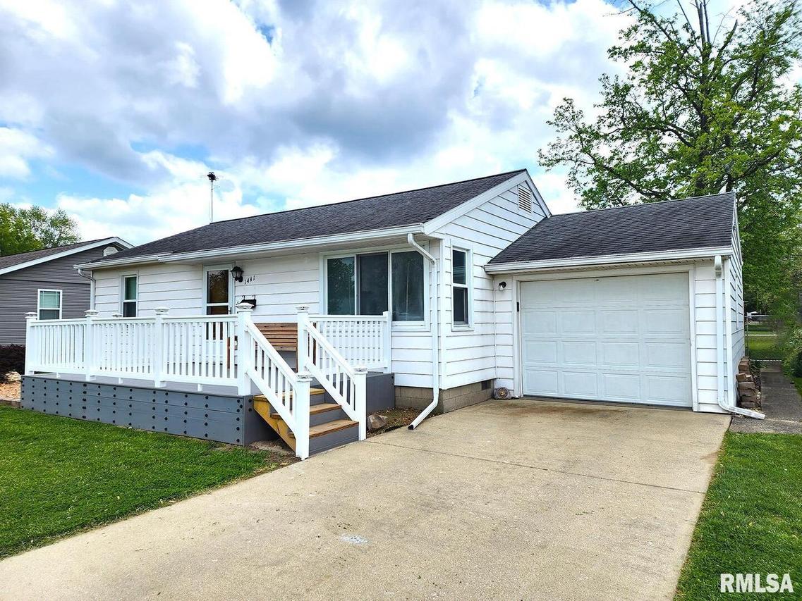 1441 E 3rd St., Centralia, IL 62801