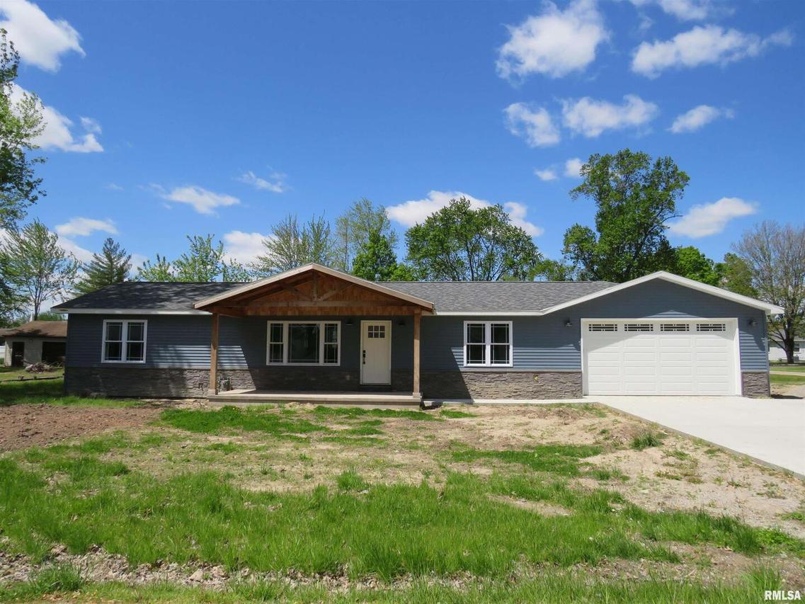 1015 Illinois, Salem, IL 62881