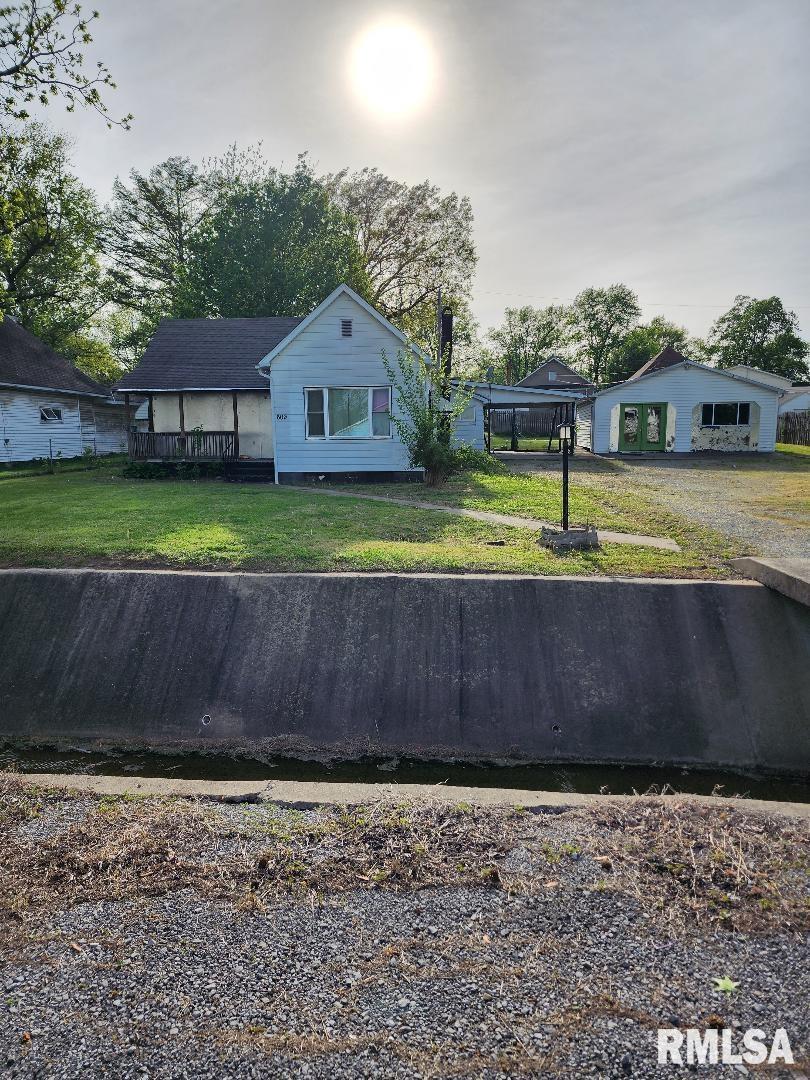 609 S 17th St., Herrin, IL 62948