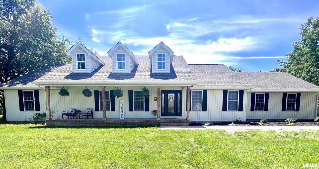 203 Earl Ct., Carterville, IL 62918