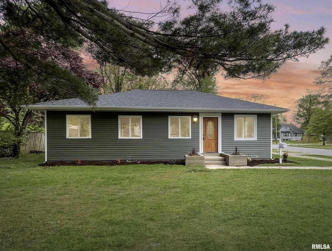 830 E 5th St., Centralia, IL 62801