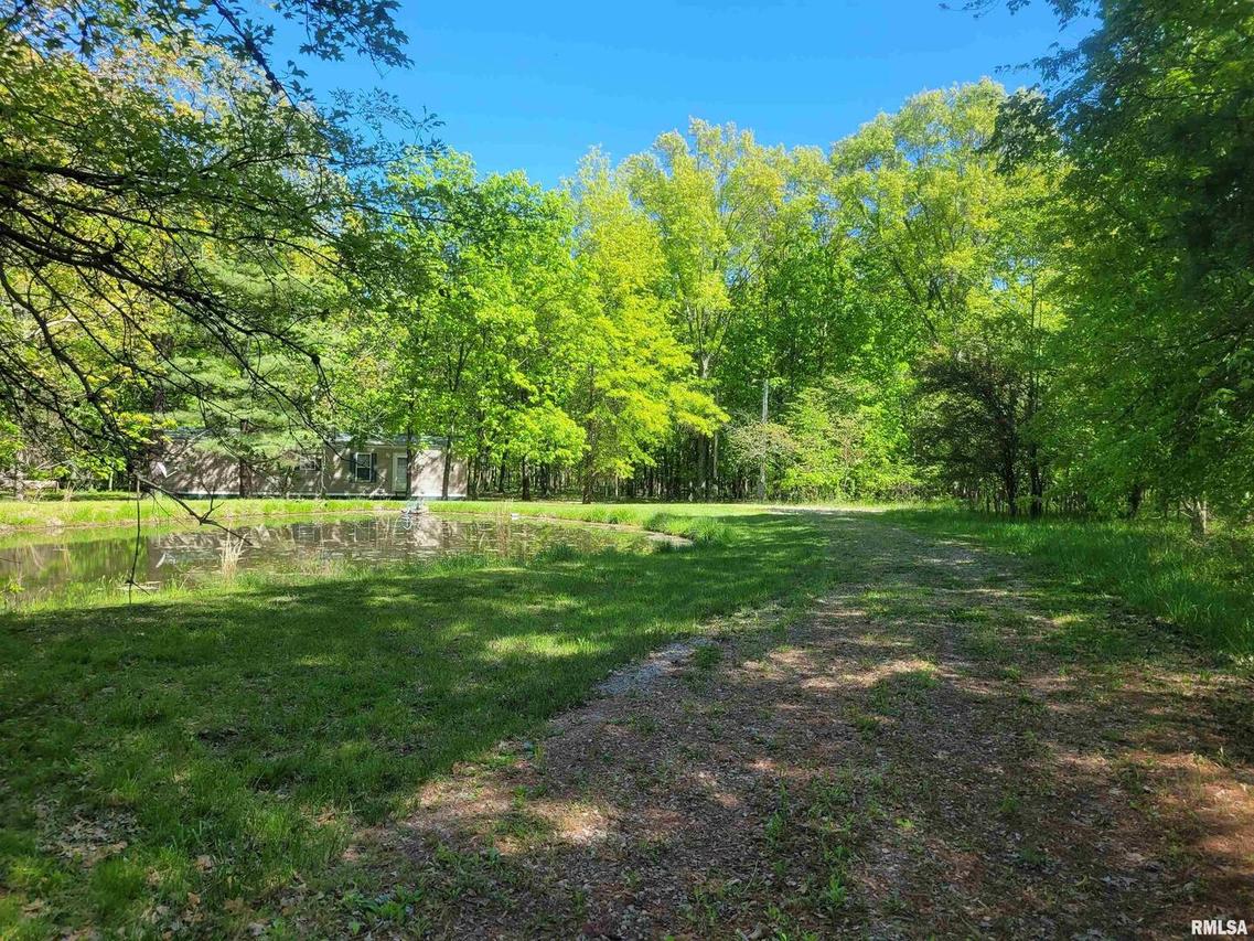 162 N Foxville Rd., Kell, IL 62853