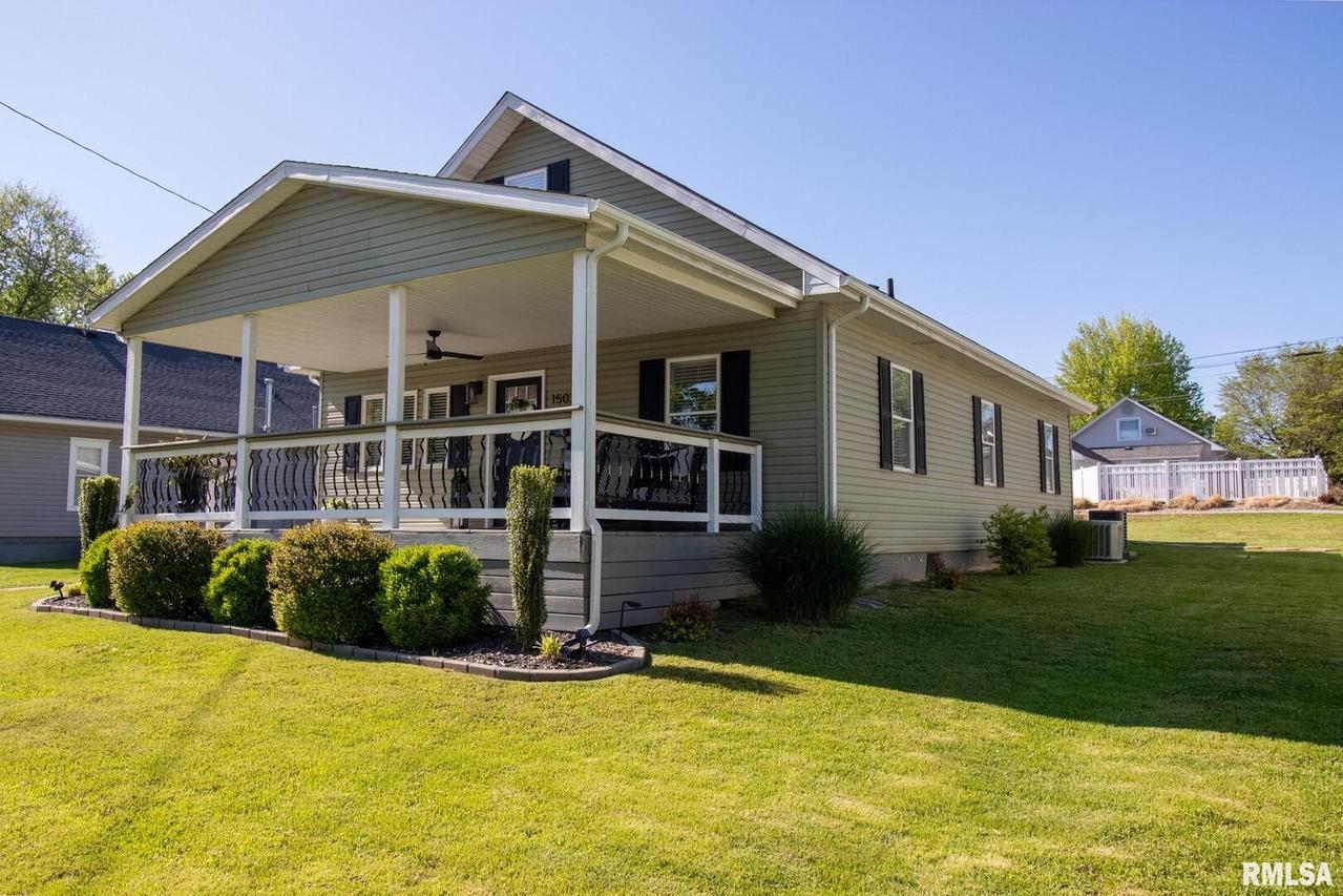 1503 E Elm St., West Frankfort, IL 62896