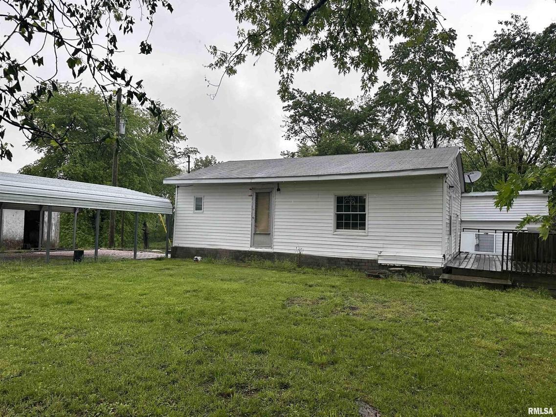 23527 Akin Blacktop, Macedonia, IL 62860