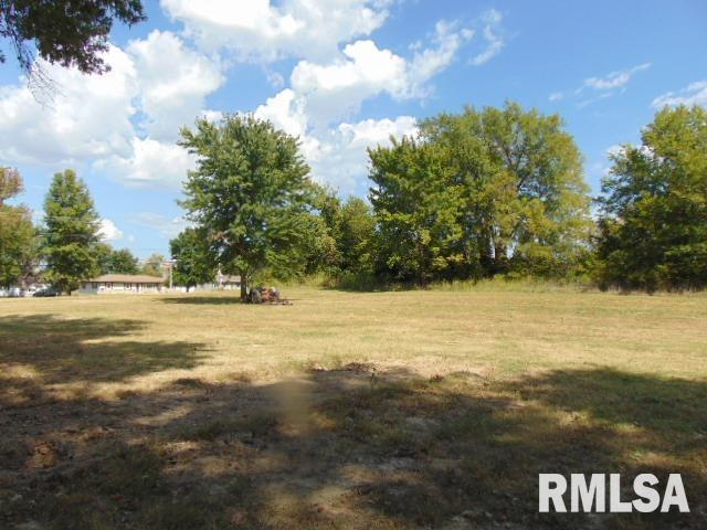 1111 W Grand Ave., Carterville, IL 62918